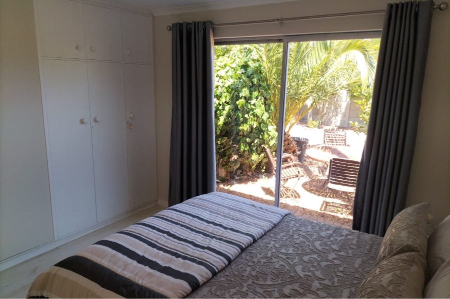 To Let 5 Bedroom Property for Rent in Flamingo Vlei Western Cape